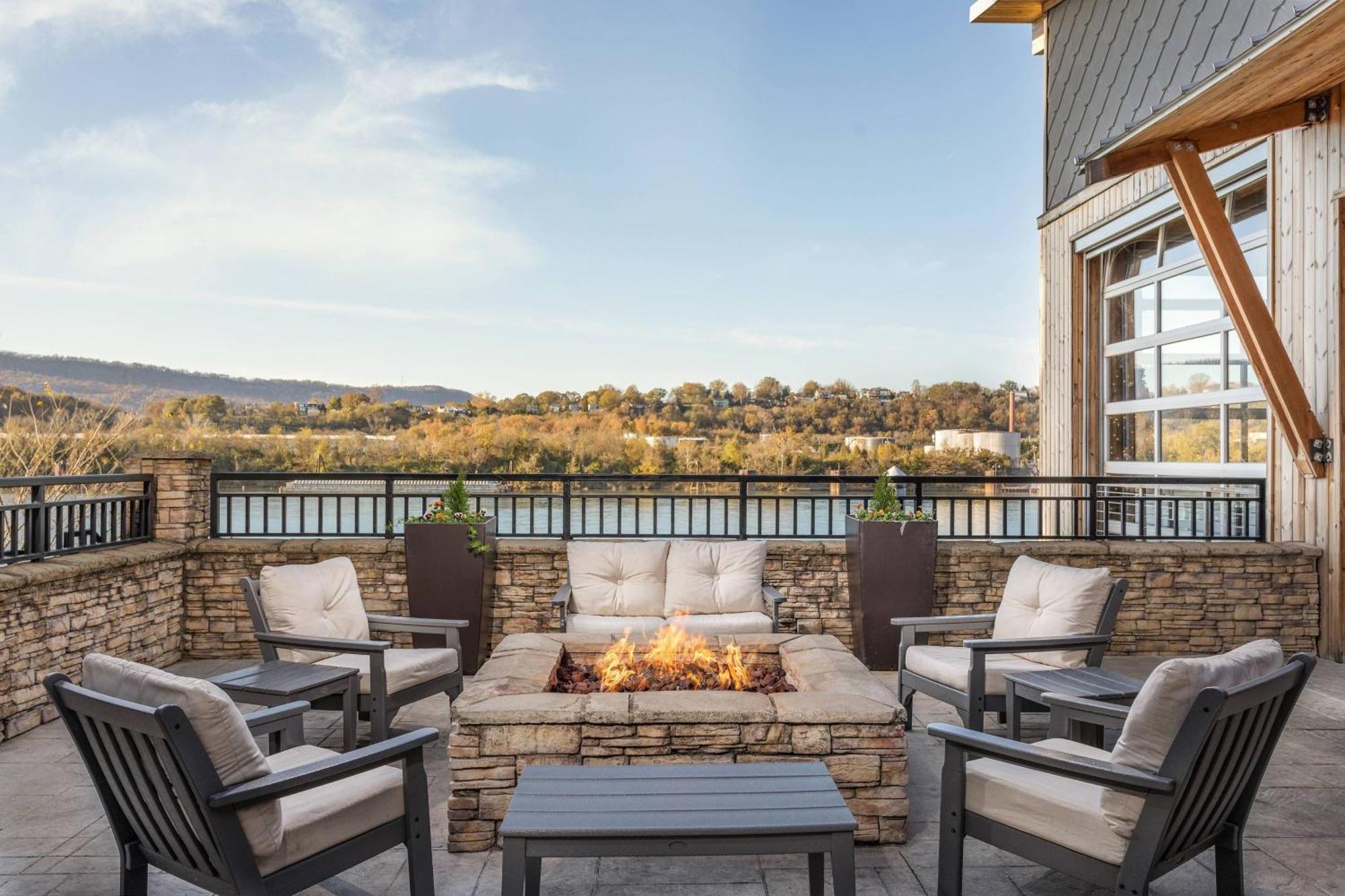Springhill Suites By Marriott Downtown Chattanooga/Cameron Harbor מראה חיצוני תמונה